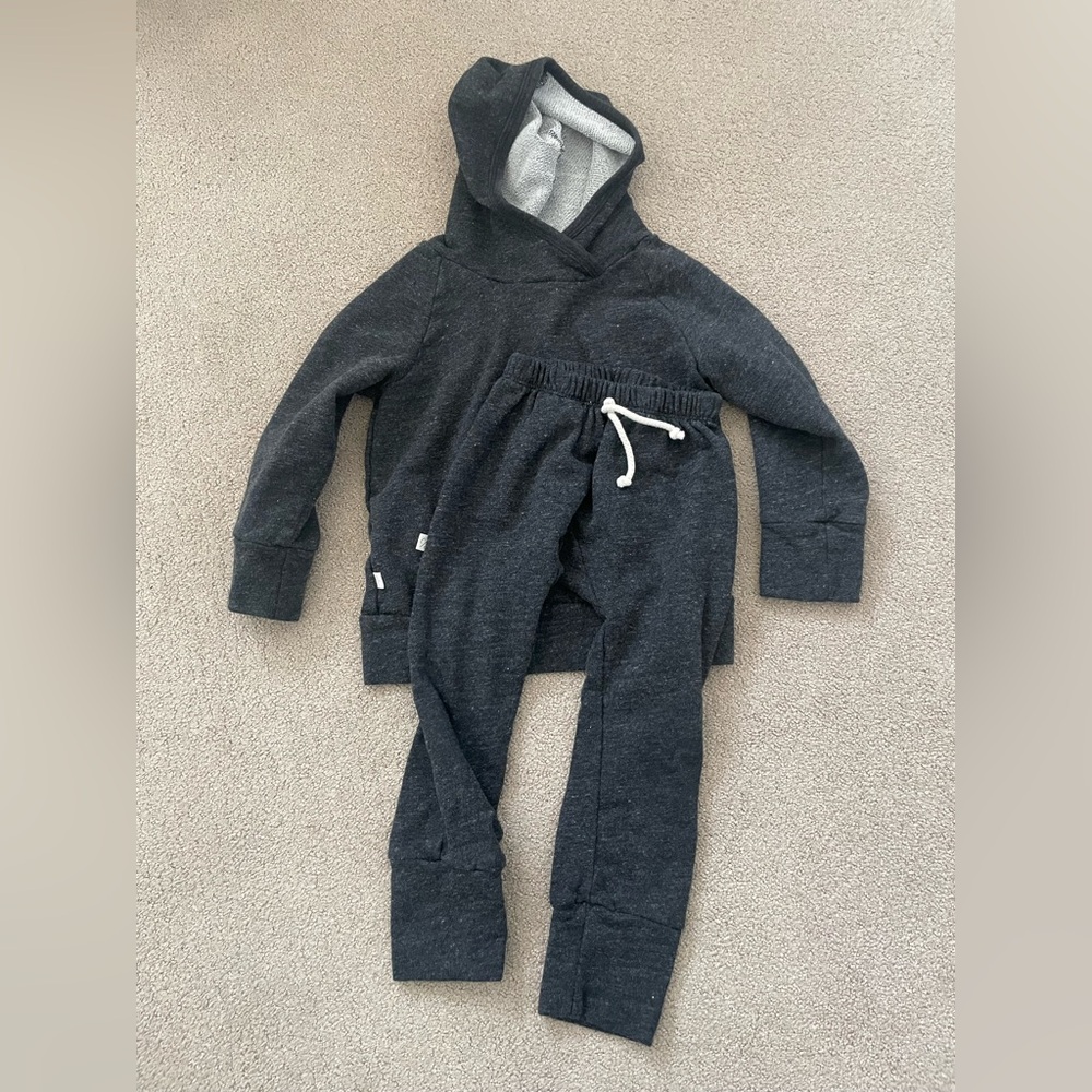 Childhoods Clothing gusset pants and hoodie in Onyx, size 4t